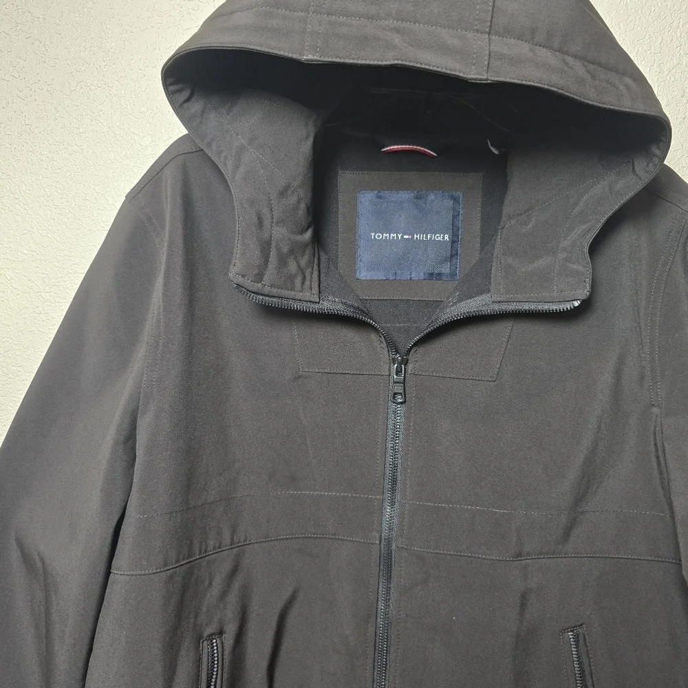 Tommy Hilfiger Men's Black Hooded Windbreaker Size Large
